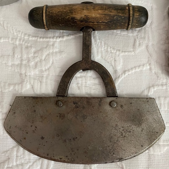 Vintage Herb Chopper Apple Corer & Biscuit Cutter Utensils Wood Handles - Picture 4 of 11